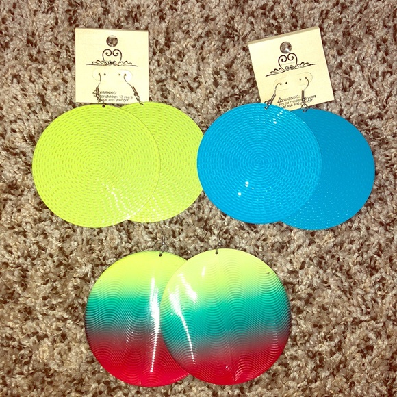 💚3 EARRING BUNDLE💚 - Picture 1 of 6